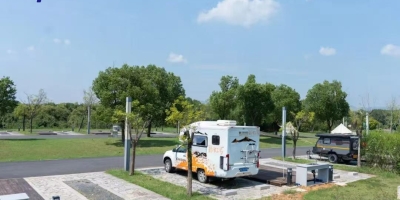極亞智能水電樁：讓房車營地充電加水更自由！